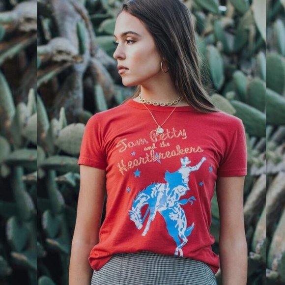 Daydreamer Red Graphic Tee - Picture 7 of 7